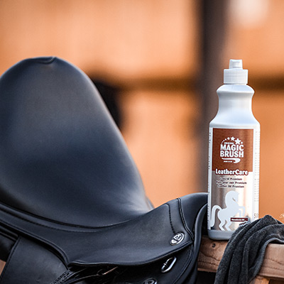 MagicBrush Lederpflege Spray und ein Ledersattel