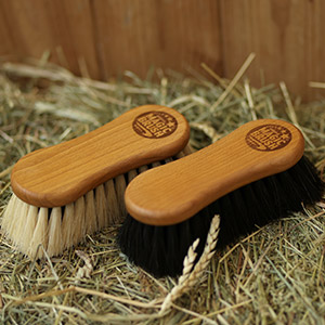 MagicBrush Holzbürste für Pferde